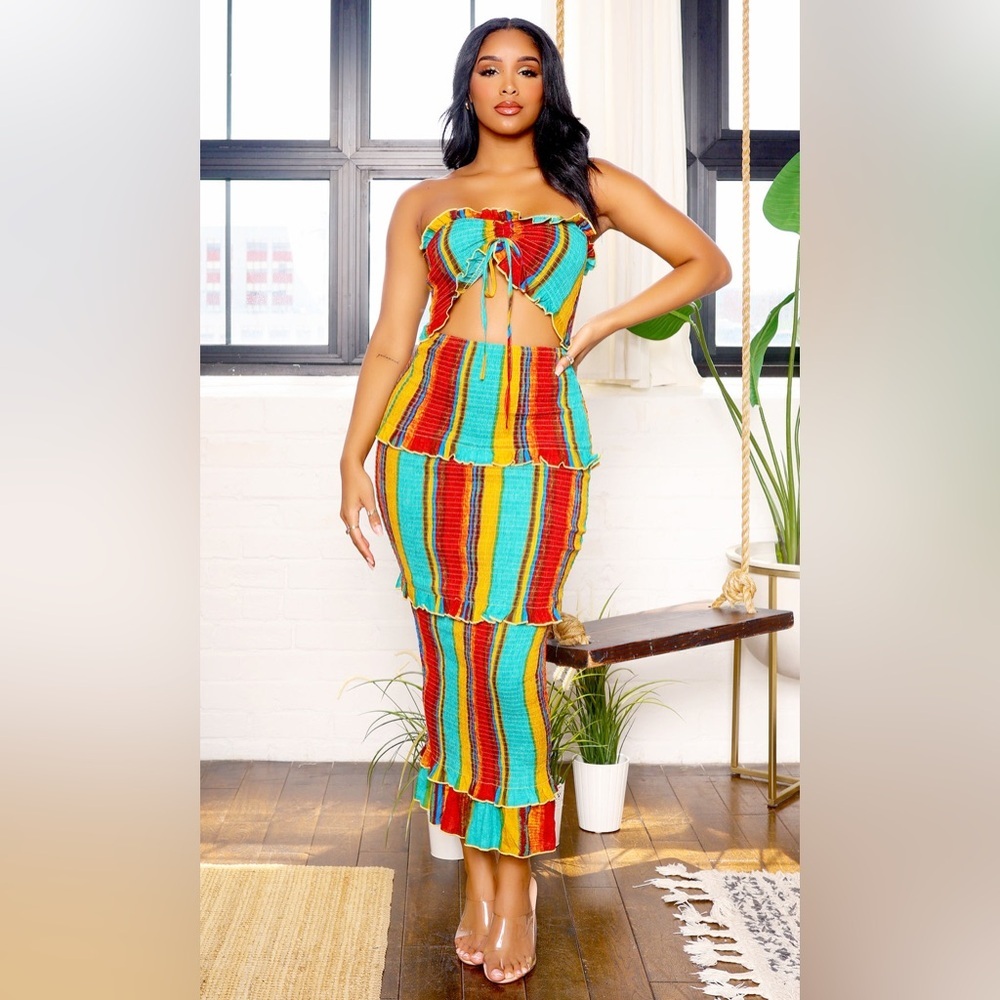 SMOCKED MAXI VACATION DRESS - Picture 6 of 10